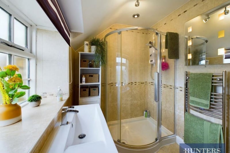 A light and spacious shower room.