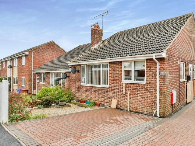 This two bedroom and two bathroom semi-detached bungalow is for sale with Purple Bricks with a guide price of £220,000.