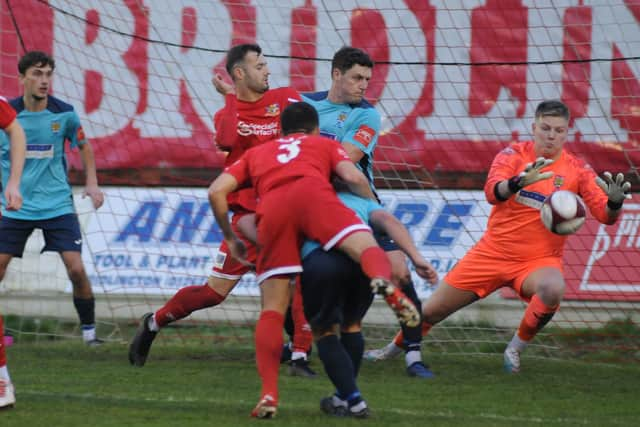 Consett defending a Bridlington corner during Saturday's NPL Division East encounter at Queensgate. PHOTOS BY DOM TAYLOR