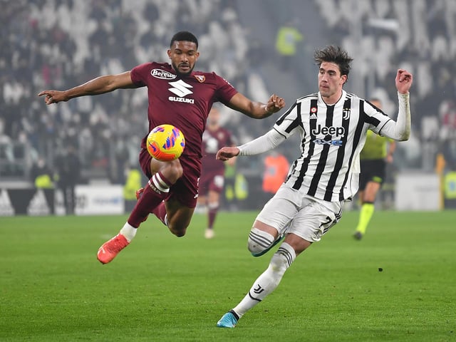 Bayern Munich are in talks to sign £12 million Newcastle United and Liverpool target Gleison Bremer who currently plays for Serie A side Torino (Sport1)