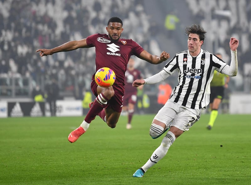 Bayern Munich are in talks to sign £12 million Newcastle United and Liverpool target Gleison Bremer who currently plays for Serie A side Torino (Sport1)