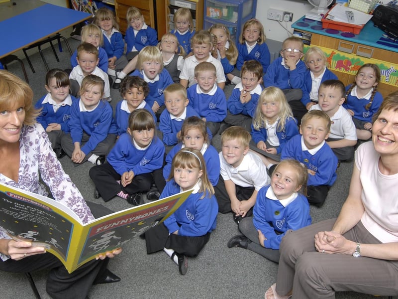 2007. Seamer and Irton new starters with teacher Sue Knowles and TA ,Sue Stephenson
