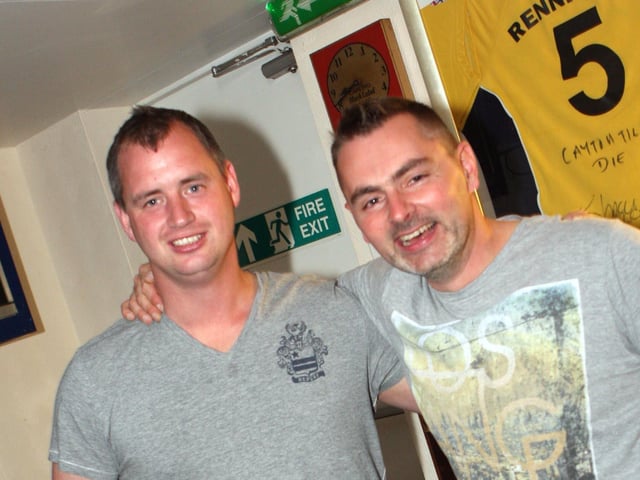 Best pals Renno and Daz enjoying a casual drink.