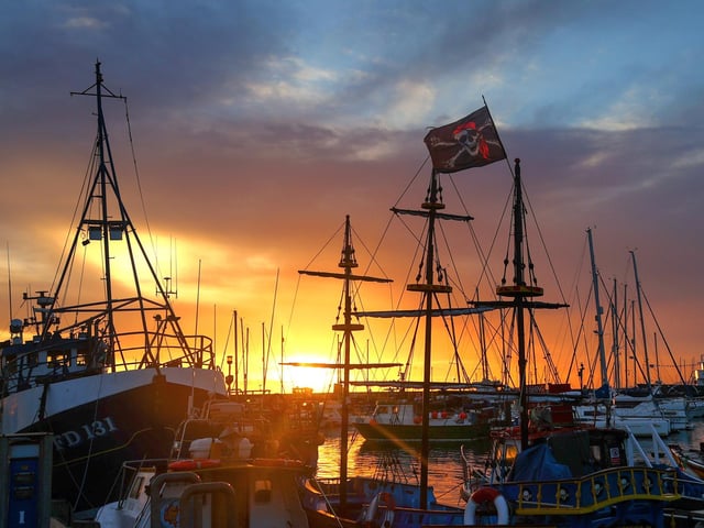 Sunrise in the harbour.