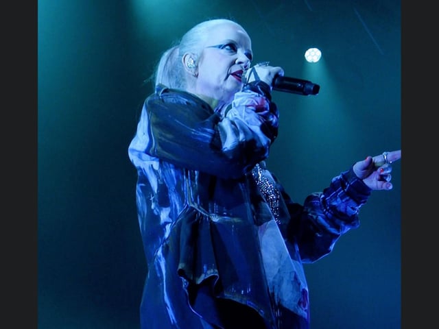 Shirley had to have a hip replacement following a horrible fall off stage in 2016, however, that has not stopped her from giving an incredible performance.