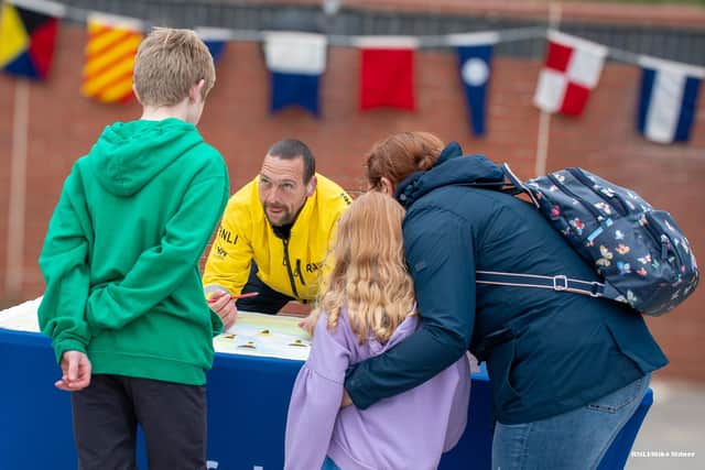 Learning more - Image: RNLI/Mike Milner