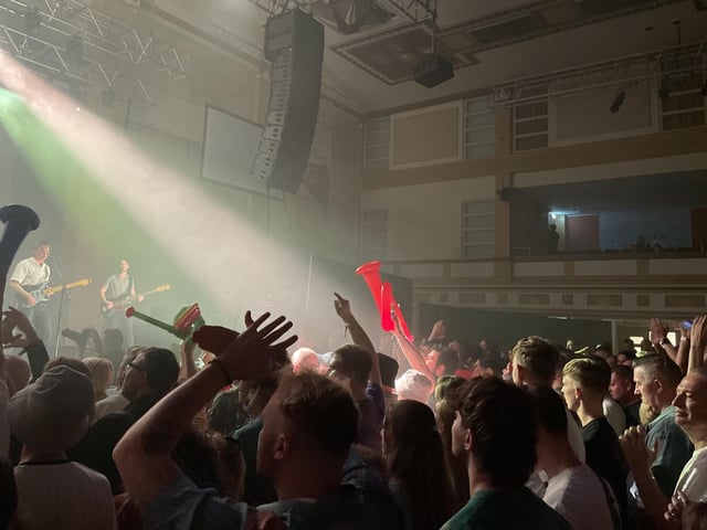 Red Rum Club followers bring their own 'trumpets'
