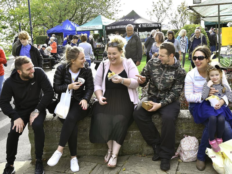Filey Food Festival will take place from April 4-5. At Filey Food Festival there are over 70 enticing stalls, offering a diverse range of culinary delights. Visitors can indulge in gourmet pies, artisan chocolates, homemade cakes and a variety of locally crafted spirits and ales. For those seeking more adventurous flavours, the festival delivers an international experience with street food from countries such as Greece, Thailand, Spain, India, Mexico, and Italy. Whatever your taste preferences, you’re sure to find something to satisfy you. Additionally, the festival ensures inclusivity with options catering to gluten-free, vegetarian, and vegan diets.