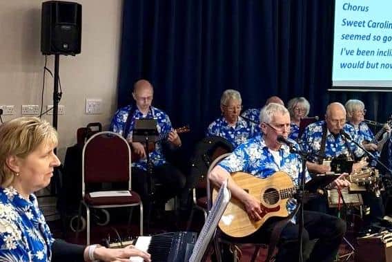 Thornton le Dale Ukuleles entertain the audience