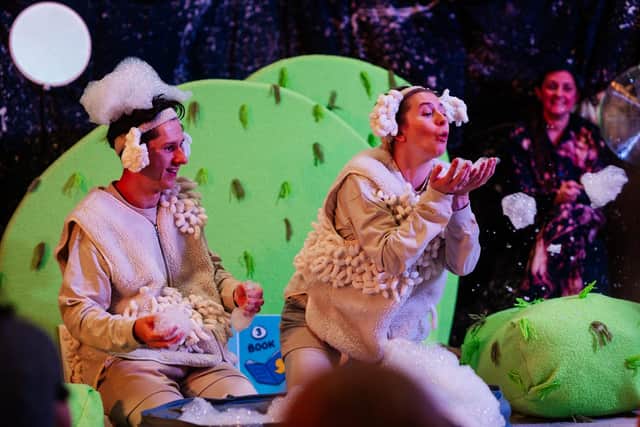 Counting Sheeps is a touching, musical adventure for 0 to three-year-olds