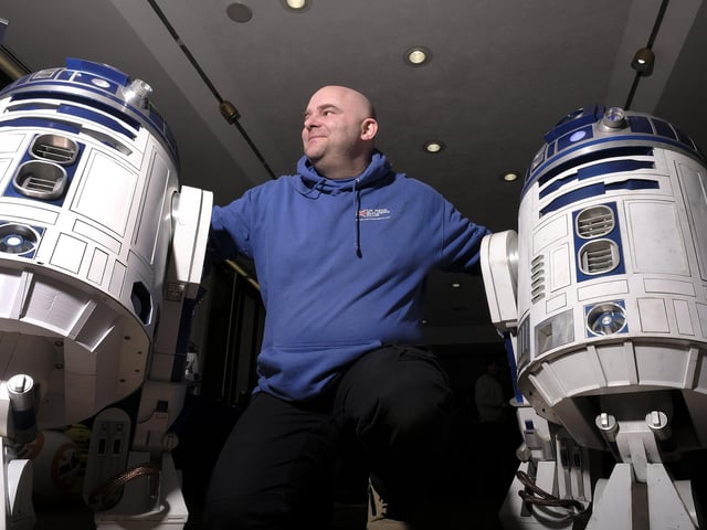 Seeing double - Two R2D2's at the convention