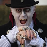 IN PICTURES: Eerie outfits and spectacular characters descend on Whitby for Goth Weekend 2026