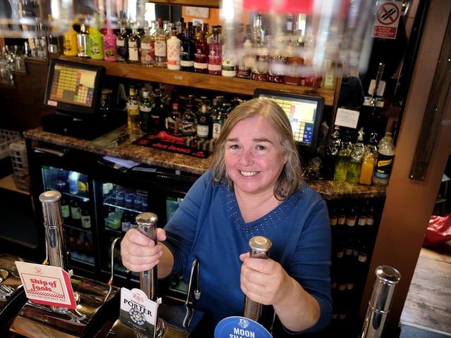 The bar, recently relocated to the building adjacent from its original cellar location, is a large room divided into several drinking areas. 
Five guest beers are offered, usually including one or more from Scarborough Brewery. 
Up to 10 real ciders and perries are also sold.