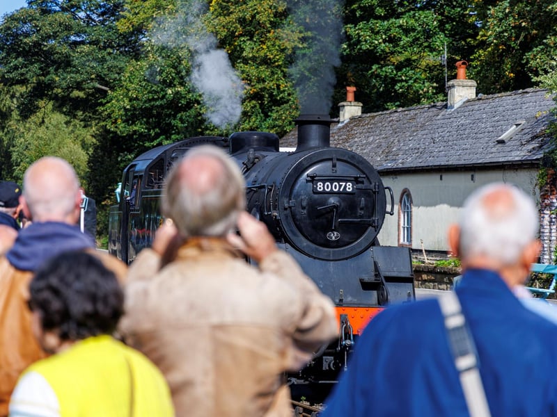 Crowds at the diesel gala. photo: Neil Norman
