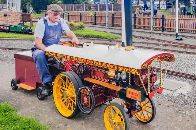 LIME miniature traction engine ©Robert Smith