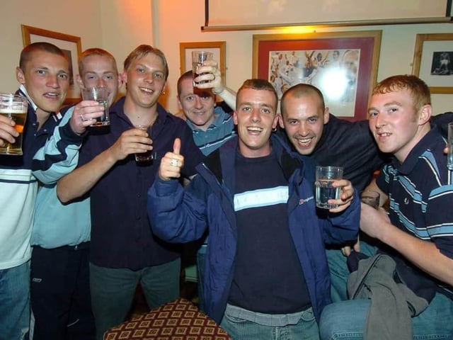 Ashley, Barry, Charlie, Melly, Gonzo, Kez and Phil celebrate Kezs 21st at Snowys