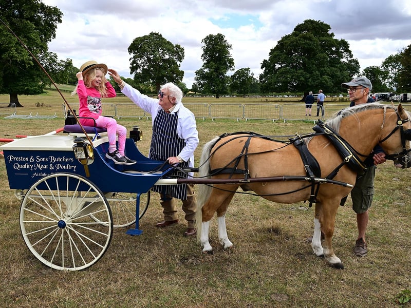 Trying out the carriage. photo: Richard Ponter