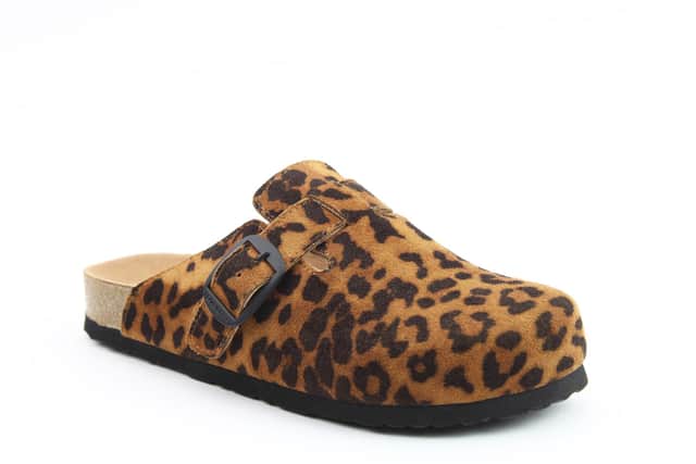 Alessia cool in leopard.