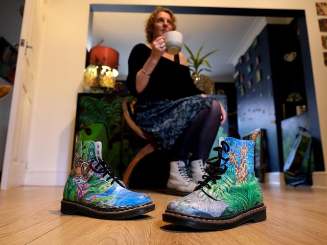 Helen Randle creates her stunning piece on a variety of items