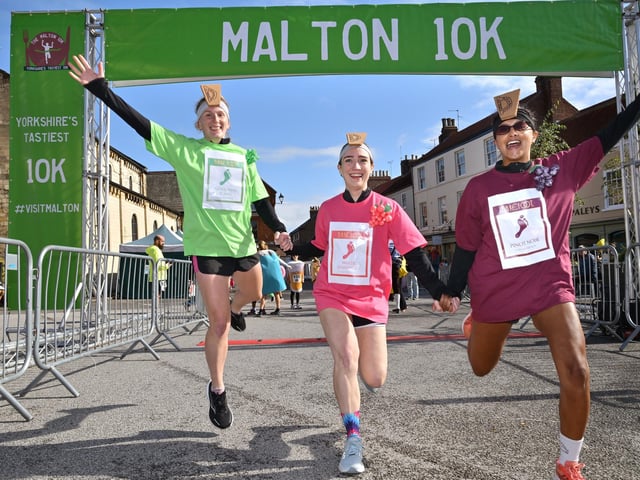 Fun at the tastiest 10k! photo: Richard Ponter