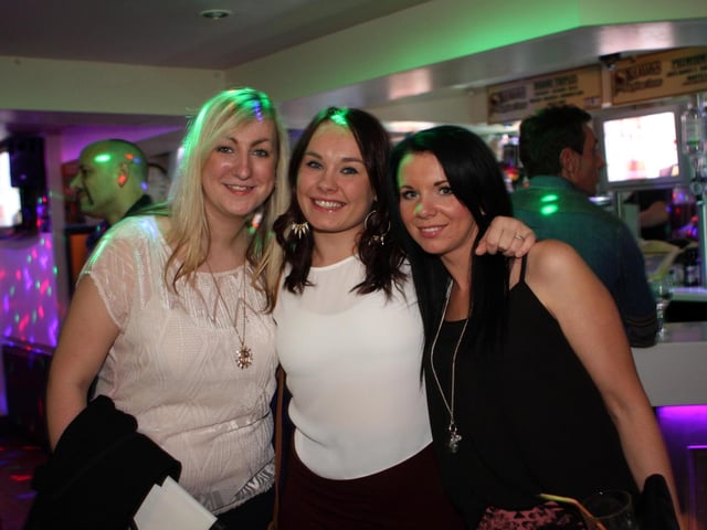 Ailsa, Kelly and Lauren catching up in Snowy's.