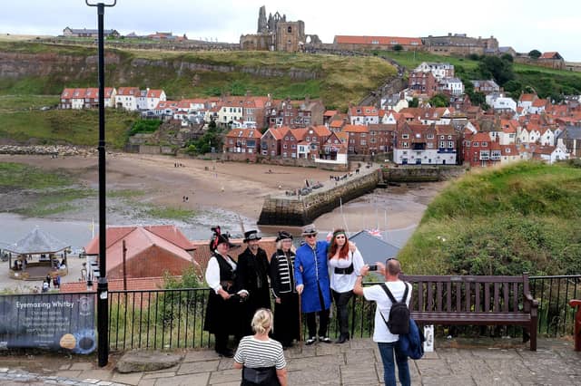 Visitors enjoy taking pictures.
picture: Richard Ponter