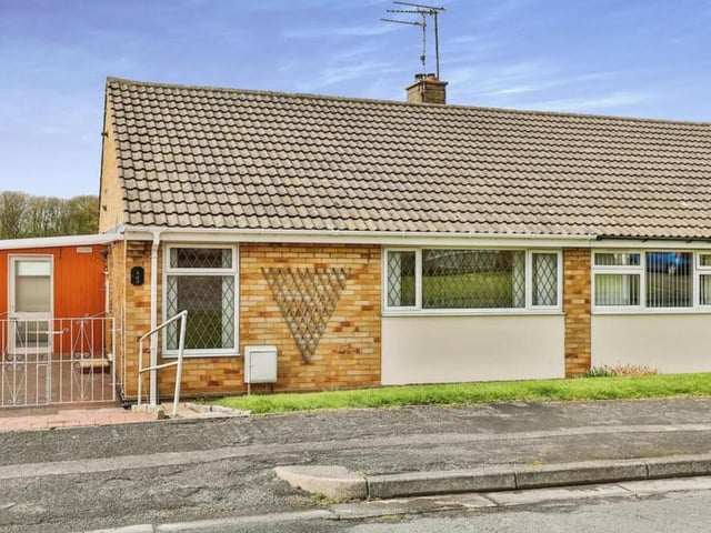 This two bedroom bungalow is for sale with Reeds Rains for £192,500.