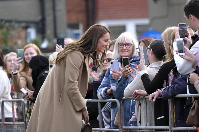 The crowd capture images of the Princess