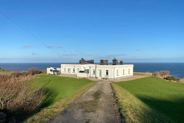 Hornblower Lodge sits on a sturdy cliff on the Cleveland Way between Whitby and Robin Hood's Bay
