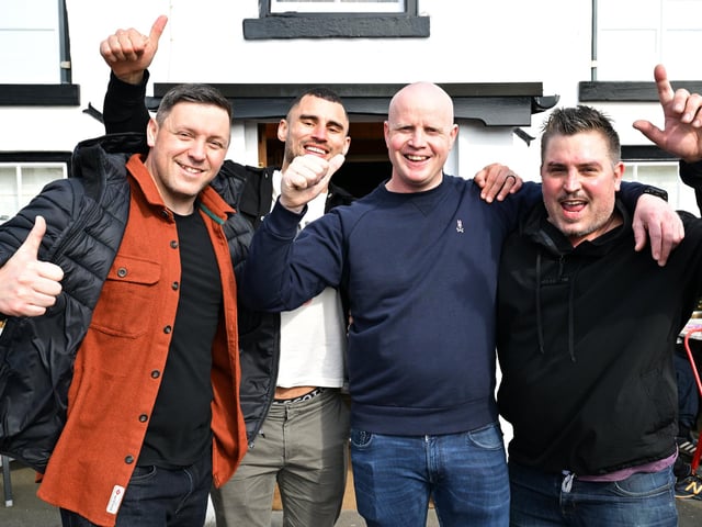 This quartet having a great day time. photo: Richard Ponter