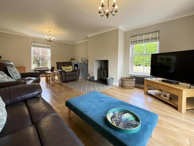 Another large and flexible lounge area.