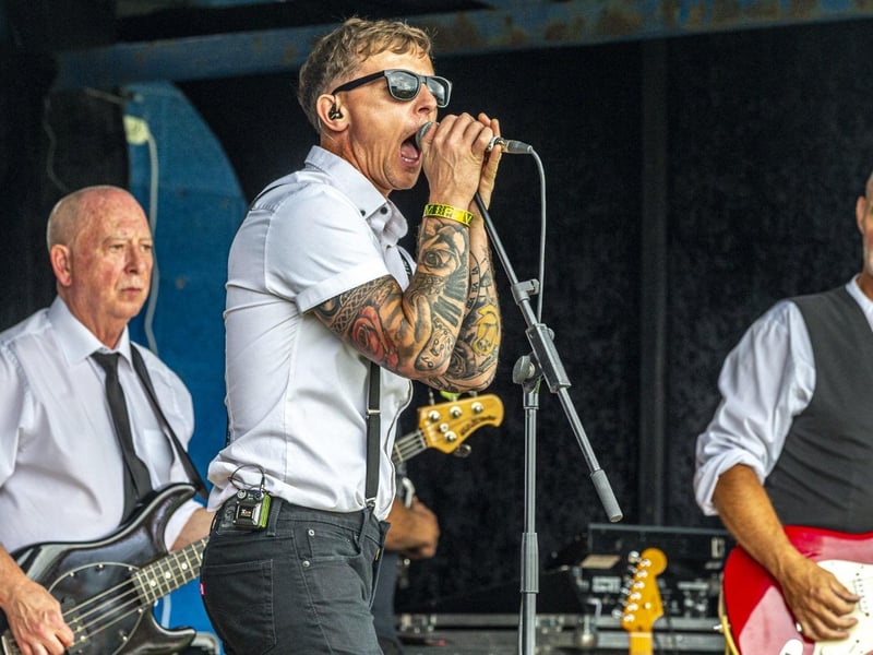 Live music entertainment at Whitby Town gala day. picture: Brian Murfield.