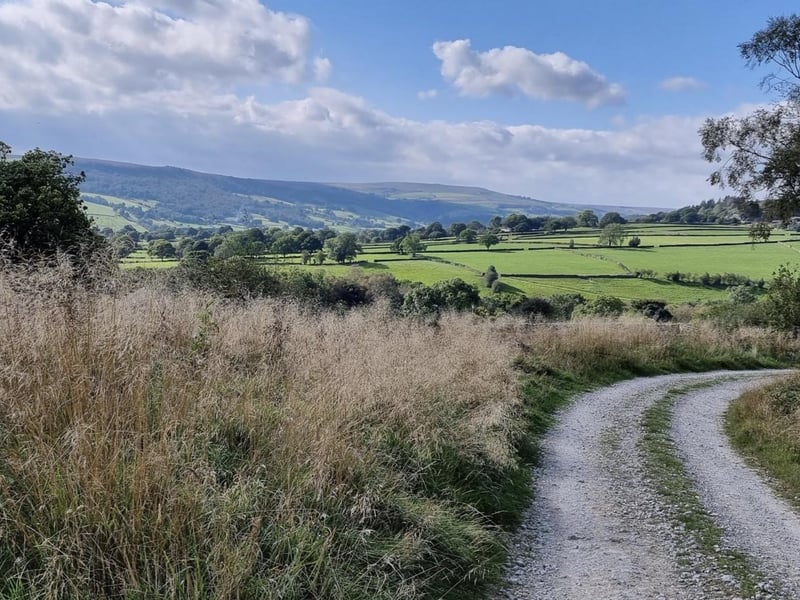 Explore this 14km loop trail near Harrogate with an average of about 4 hours. There is a pay and display car park at the trail head.
This route has a mix of sights and terrains. Some parts of the trail are quite rough and steep so care should be taken.
