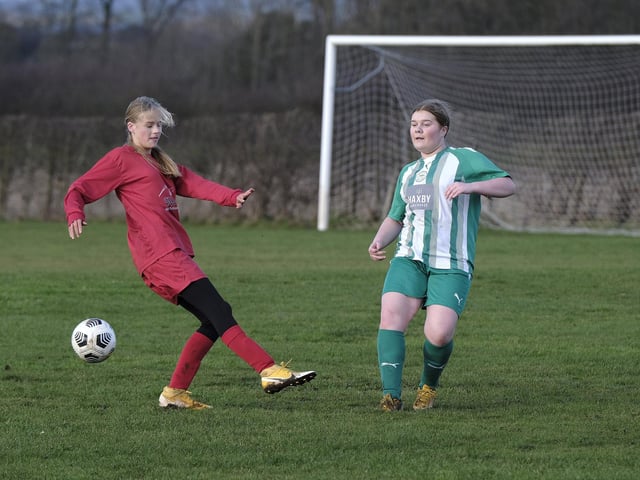 The hosts attempt to stop a Wigginton attack