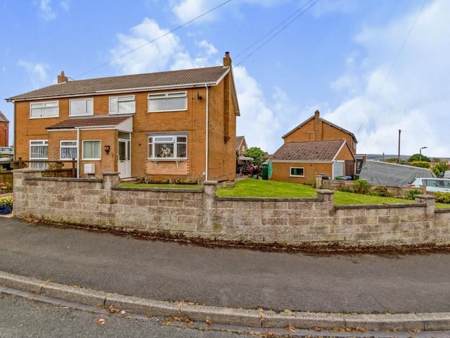 This three bedroom semi, in the village of Stainsacre on the outskirts of Whitby, carries the possibility of a fourth attic bedroom with en suite facility. On a sizeable plot, with a front garden and rear patio, the property has a conservatory and a bright and roomy lounge with diner.