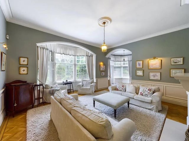 Another angle on the lounge area.