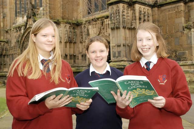 Soloists Teri Jones, Samantha Abdullah and Jessica Sinclair at Bridlington Priory, PA0251-28b