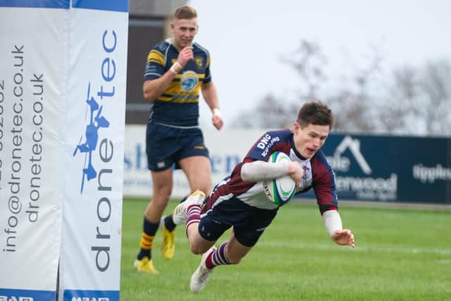 Jonty Holloway touches down