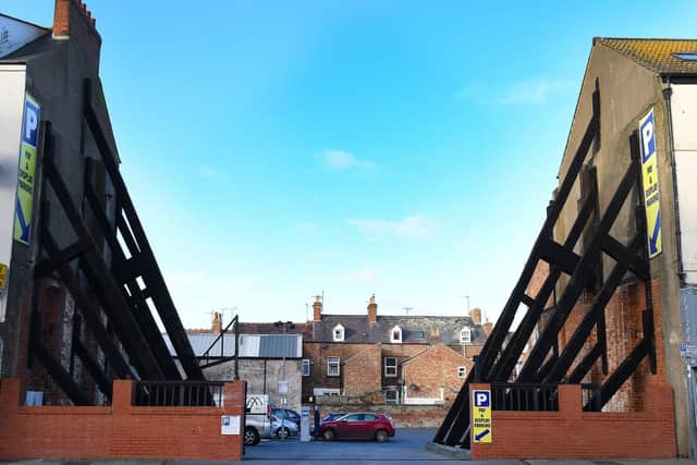 This privately-run car park charges 1.40 per hour, up to 9.80 for seven hours. The all-day parking rate is 12.