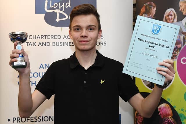 Dylan Jones, 15.