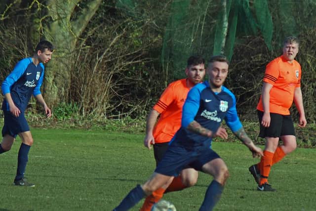 FC Rosette on the ball
