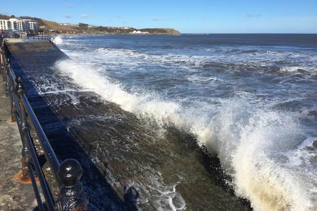 Everyone likes to see the waves crash, but, as has so often been proved, it can be dangerous to wave-dodge. Keep a safe distance away !