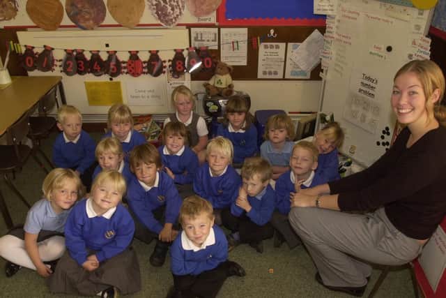 2003: Hertford Vale, Miss Kathryn Tweedale with reception red.