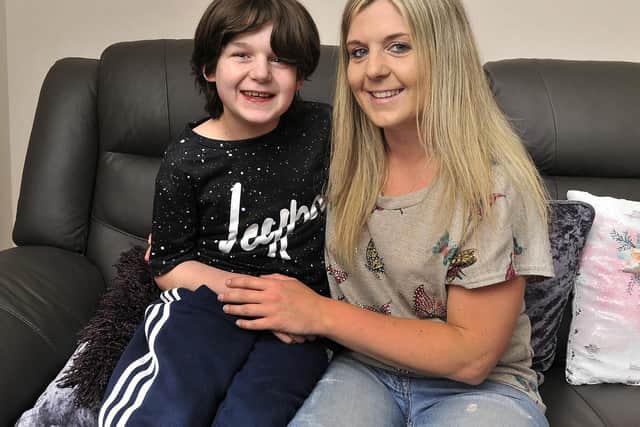 Rhys Mallinson and Mum Jo Parrott relaxing at home in Scarborough. 1837112a
