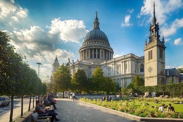 In January 1661, about 35 Fifth Monarchists, led by Thomas Venner occupied St Pauls Cathedral during a small-scale uprising which took the government by surprise.