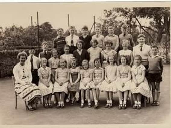 Primary school class from yesteryear
