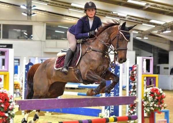 Lucy Carver claimed the SEIB Winter Novice Qualifier win during a competition at the Arena UK Equestrian Centre in Lincolnshire.