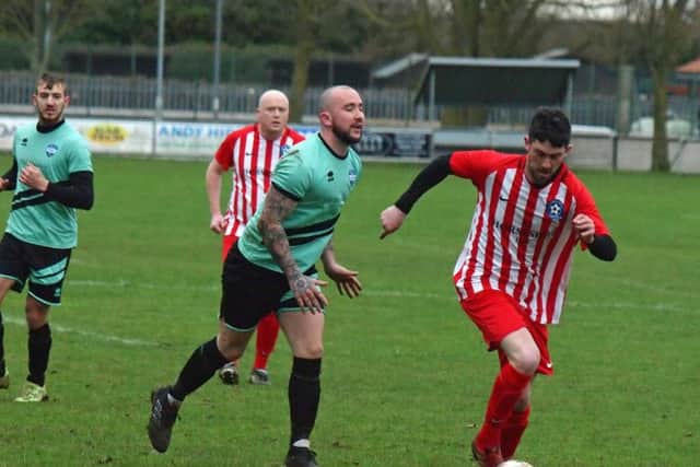 Dan Baldry breezes past his marker