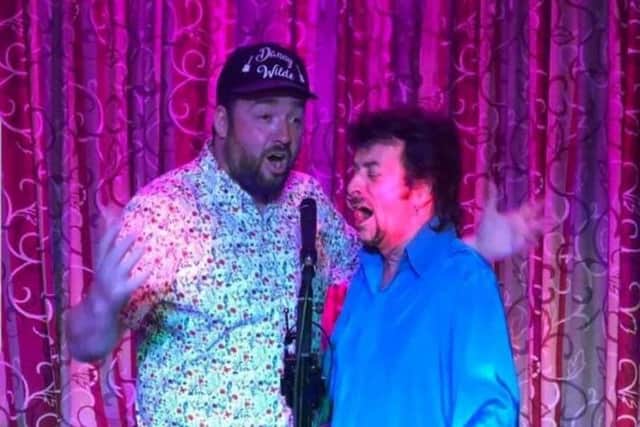 Jason Manford sings a duet with musician Danny Wilde.
