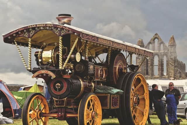 2018 - Steam engine in front of Whitby Abbey